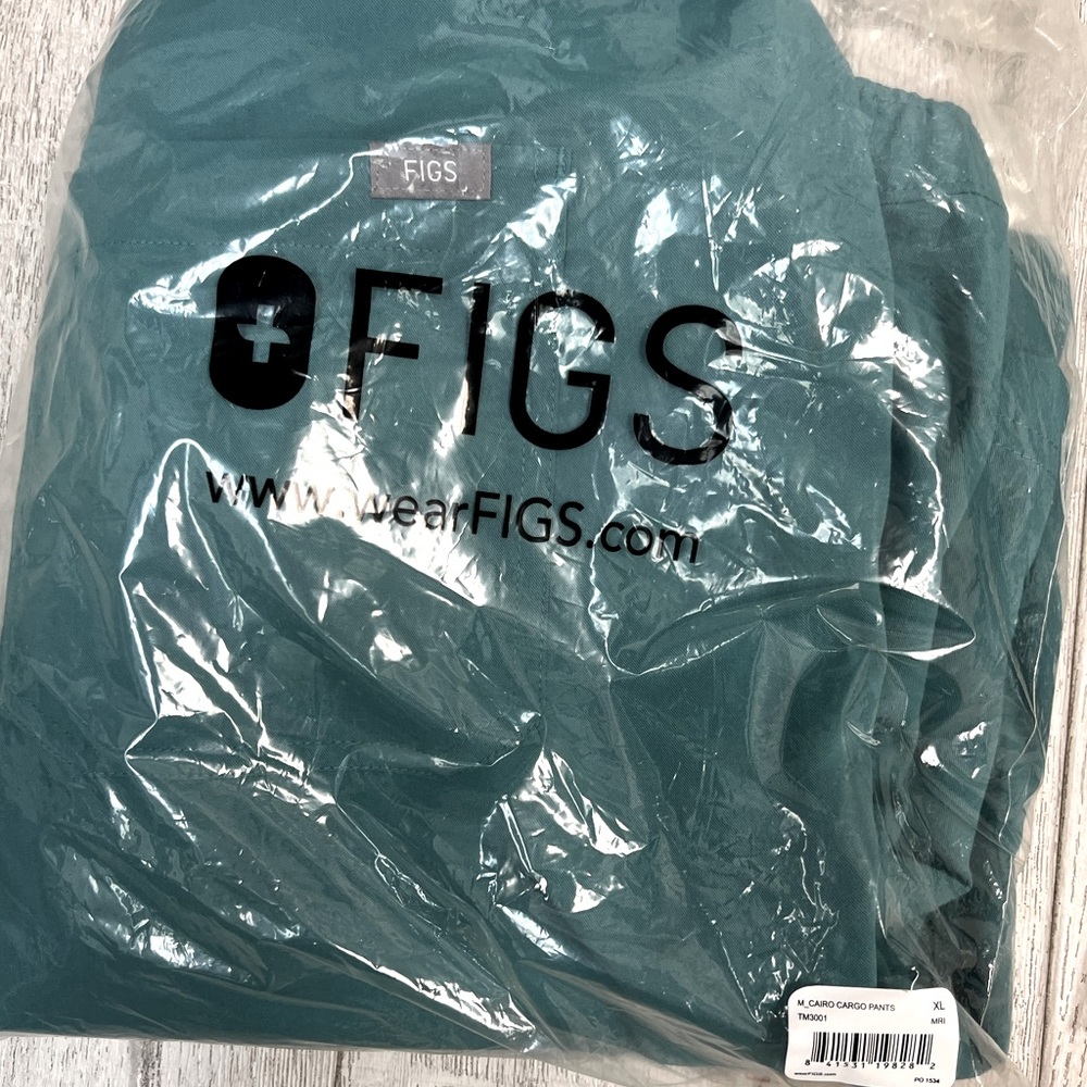 Men’s FIGS Cairo pant medical XL